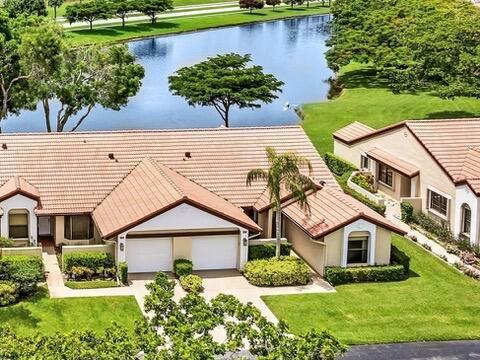 Mooring Cir, Boynton Beach, FL 33472