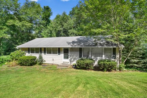 301 Weeping Willow Ln, Fairfield, CT, 06825-1061 | Card Image
