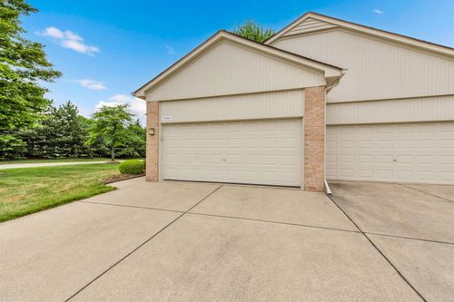 51165 Elly Dr, Chesterfield, MI, 48051-1965 | Card Image