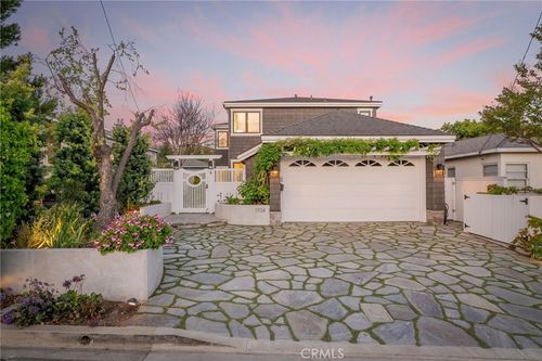 1704 N Poinsettia Ave, Manhattan Beach, CA, 90266-4925 | Card Image
