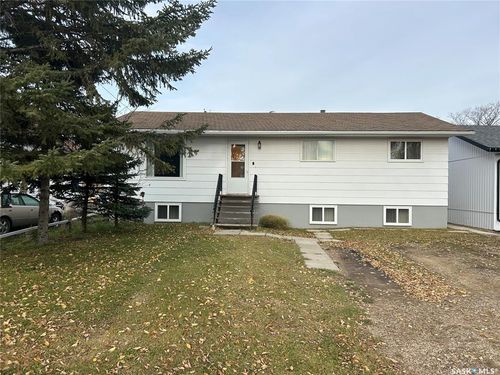 1111 100th Ave, Tisdale, SK, S0E1T0 | Card Image