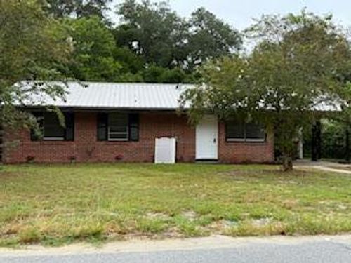 28 Miller St, Fort Walton Beach, FL, 32547-2730 | Card Image