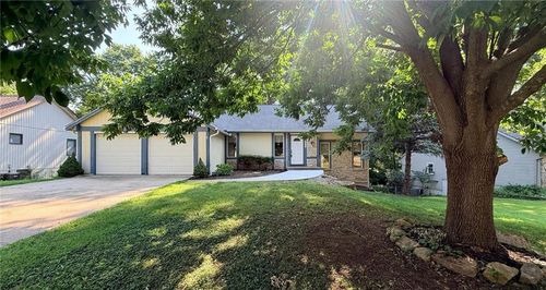 6925 Long Ave, Shawnee, KS, 66216-2656 | Card Image