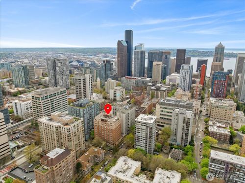 206-1017 Minor Ave, Seattle, WA, 98104-1304 | Card Image