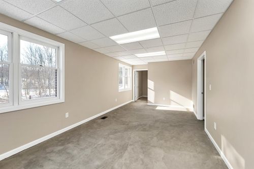 5 Buttrick Rd, Londonderry, NH, 03053-3307 | Card Image