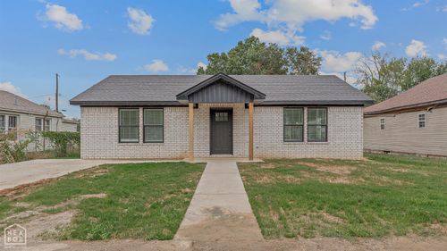 305 Gum Ave, Trumann, AR, 72472-3104 | Card Image