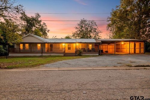 204 W Tarbutton St, Troup, TX, 75789-1017 | Card Image