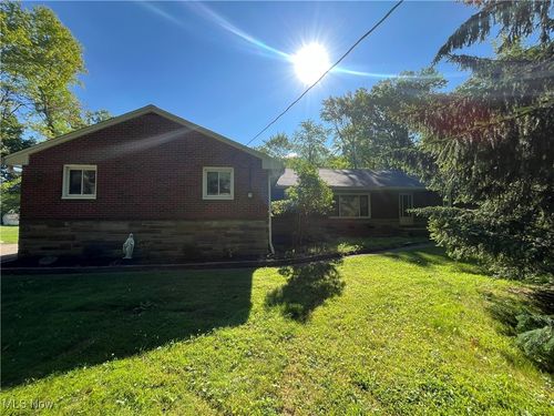 3015 Rockefeller Rd, Willoughby Hills, OH, 44092-1427 | Card Image