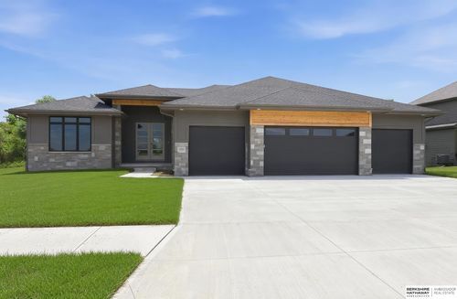 18505 Acorn Dr, Gretna, NE, 68028-7056 | Card Image
