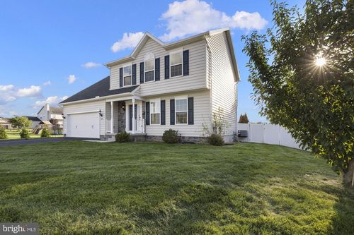 320 Friendly Dr, Hanover, PA, 17331-8342 | Card Image