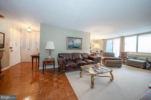 apt-2020-1919 Chestnut St, PHILADELPHIA, PA, 19103-3435 | Card Image