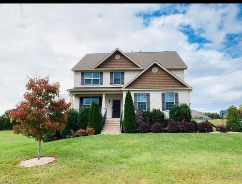 5205 Winnow Ct, Kernersville, NC, 27284-4701 | Card Image