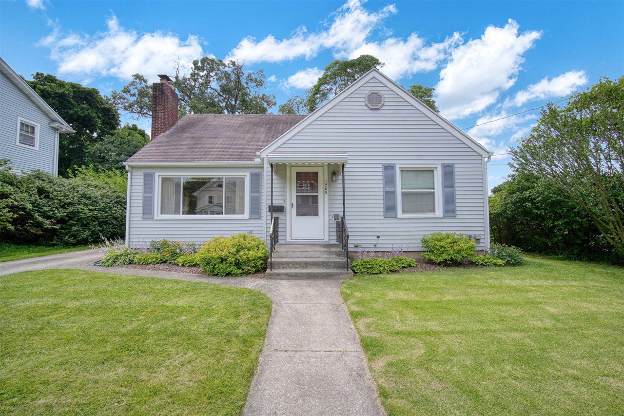 Burr St, Jackson, MI 49201