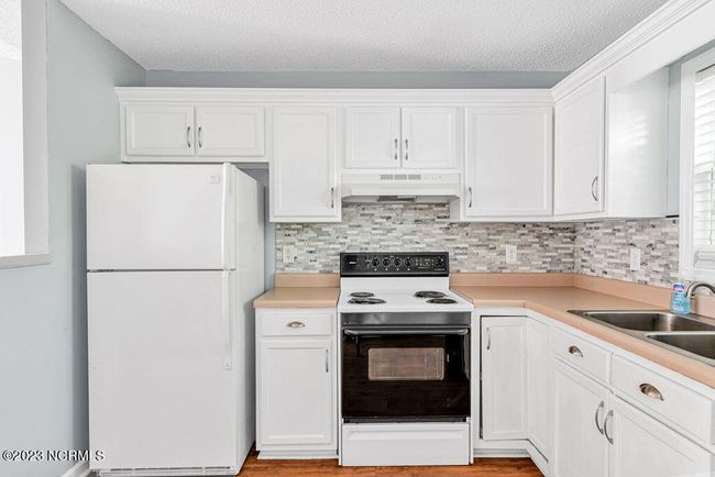 111 Fairview Ln, Townhouse with 2 bedrooms, 2 bathrooms and null parking in Richlands NC | Image 8