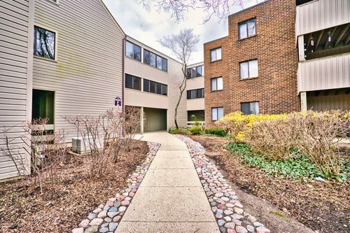 e204-1840 Highland Ave, Elgin, IL, 60123-5059 | Card Image