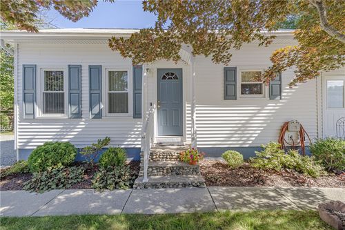 737 Putnam Pike, Greenville, RI, 02828-1435 | Card Image