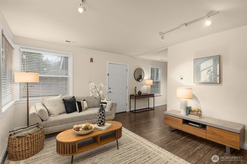 9728 23rd Ave Ne, Seattle, WA, 98115-2345 | Card Image