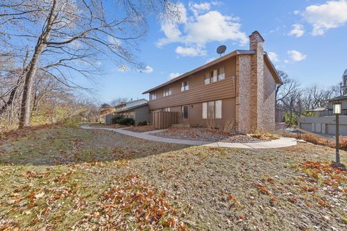 21 Walden St, Burnsville, MN, 55337-3677 | Card Image