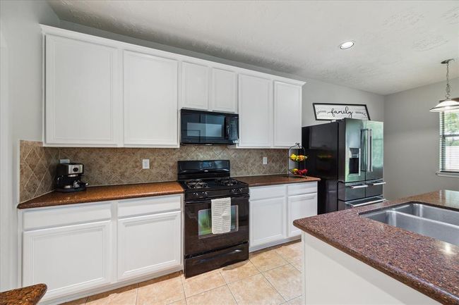 2332 Shadow Falls Ln, House other with 5 bedrooms, 4 bathrooms and 2 parking in Pearland TX | Image 28