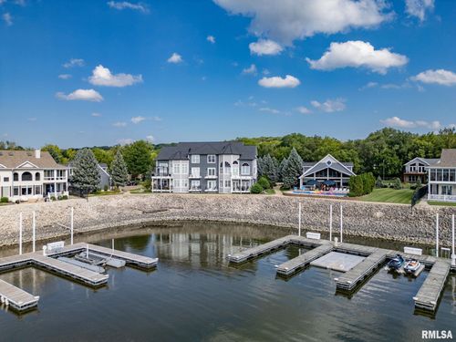 126 9th St, Hampton, IL, 61256-9675 | Card Image