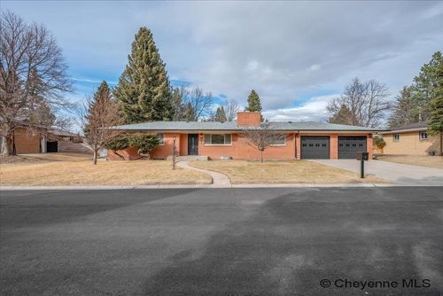 940 Creighton St, Cheyenne, WY, 82009-3229 | Card Image