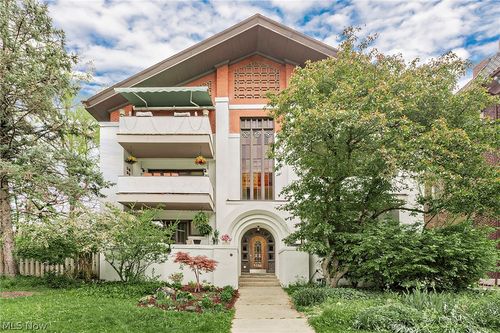 w3-5-2577 Overlook Rd, Cleveland Heights, OH, 44106-2499 | Card Image