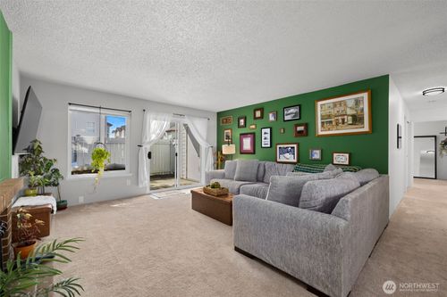 apt-c102-8823 Holly Dr, Everett, WA, 98208-1812 | Card Image