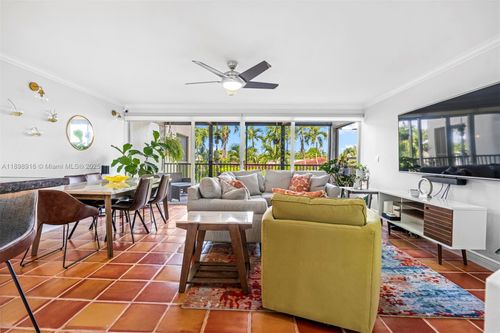 apt-2-1100 5th Ct, Pompano Beach, FL, 33060-8160 | Card Image