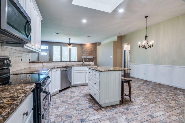 6051 W Fall Dr, House other with 4 bedrooms, 3 bathrooms and null parking in Midlothian TX | Image 8