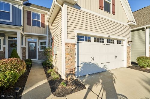 3164 Old Mill Dr, Cuyahoga Falls, OH, 44223-2673 | Card Image