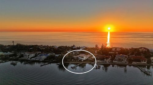 8017 Manasota Key Rd, ENGLEWOOD, FL, 34223-9324 | Card Image