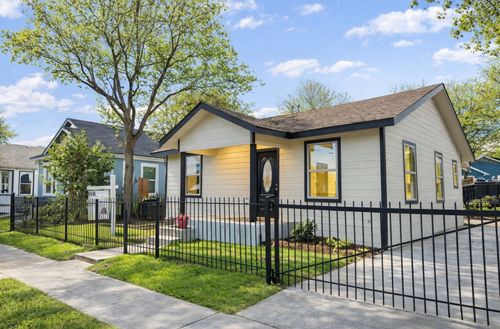 1220 Bessie St, Fort Worth, TX, 76104-1626 | Card Image