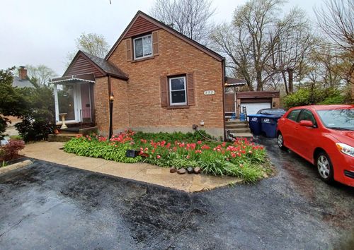 372 55th St, Clarendon Hills, IL, 60514-3015 | Card Image