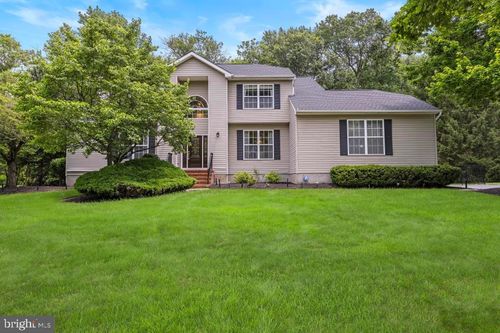 15 Arnold Ln, ROBBINSVILLE, NJ, 08691-3048 | Card Image