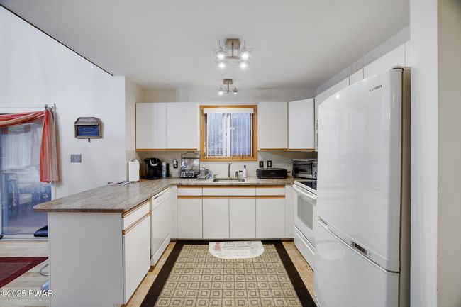 16- Kitchen | Image 16