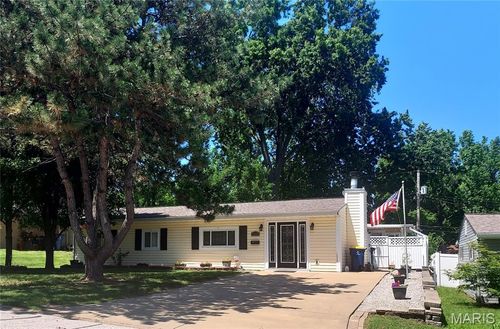 9505 Margo Ann Ln, Saint Louis, MO, 63134-3929 | Card Image