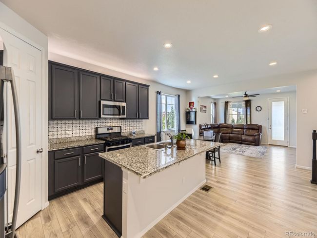 917 White Leaf Cir, House other with 5 bedrooms, 5 bathrooms and null parking in Castle Rock CO | Image 7