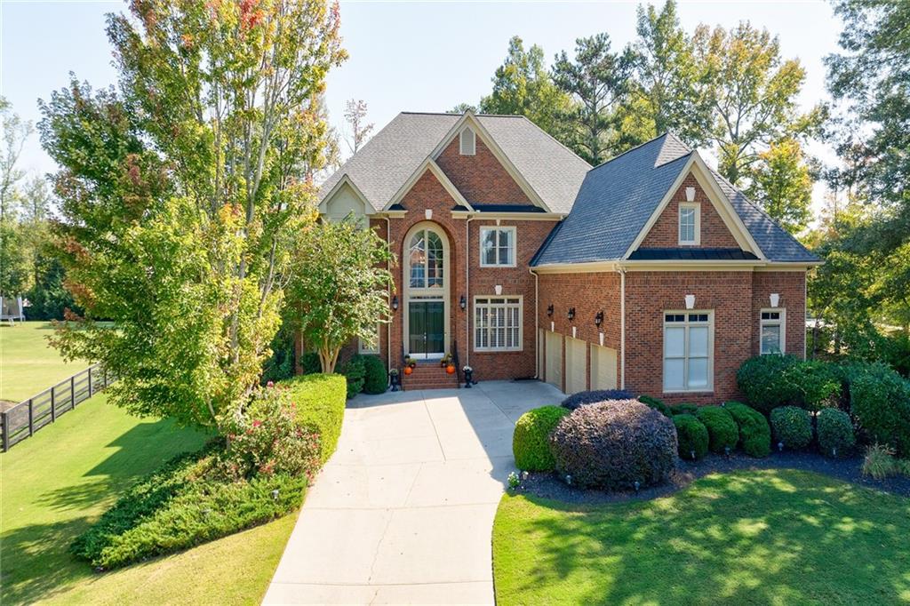 Oak Falls Dr, Alpharetta, GA 30009