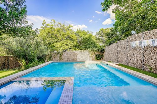 2000 Kenwood Ave, Austin, TX, 78704-4438 | Card Image