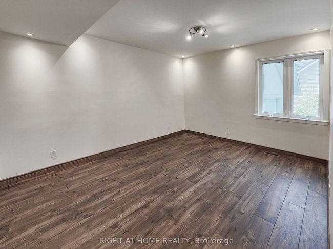 2384 Champlain Rd, House other with 3 bedrooms, 2 bathrooms and 6 parking in Tiny ON | Image 9