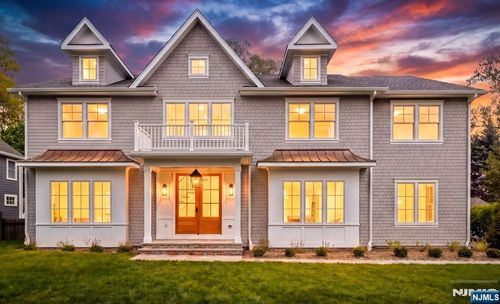 501 Sterling Pl, Ridgewood, NJ, 07450-1836 | Card Image