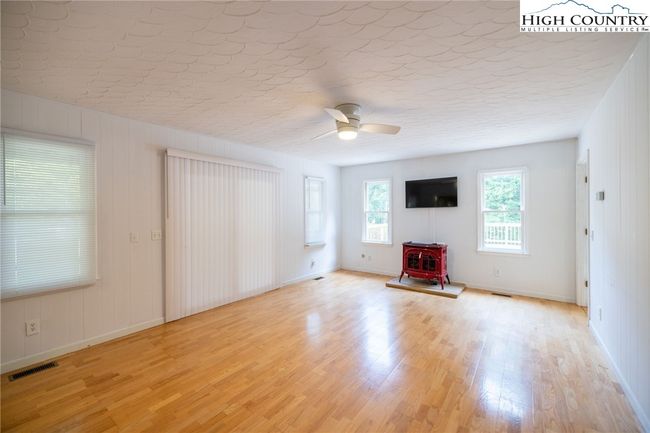 337 Pioneer Rdg, House other with 3 bedrooms, 2 bathrooms and null parking in Sparta NC | Image 13