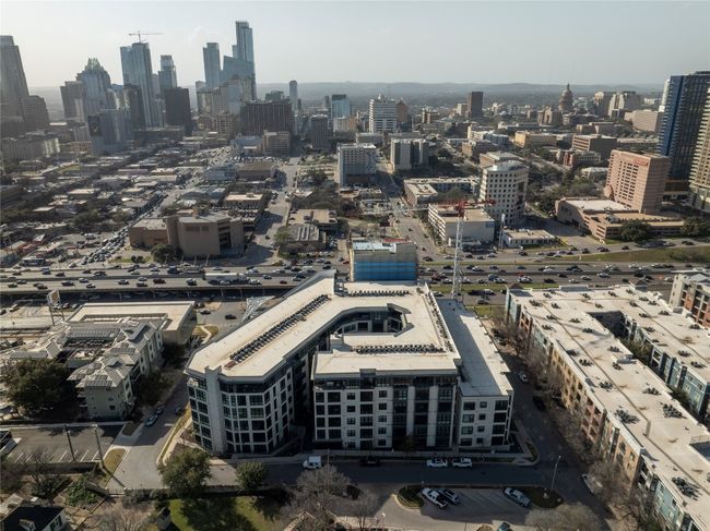 APT-137 - 800 Embassy Dr, Condo with 2 bedrooms, 2 bathrooms and 2 parking in Austin TX | Image 4