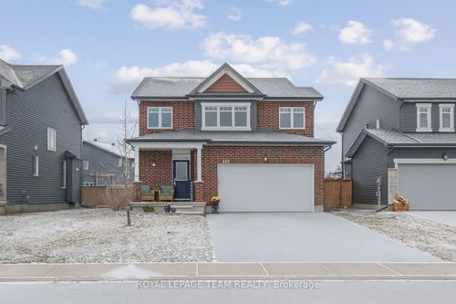 240 Boyd St, Carleton Place, ON, K7C0H3 | Card Image