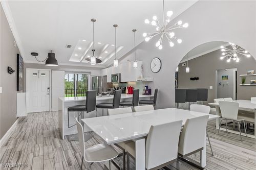 4304-4220 Looking Glass Ln, NAPLES, FL, 34112-5207 | Card Image