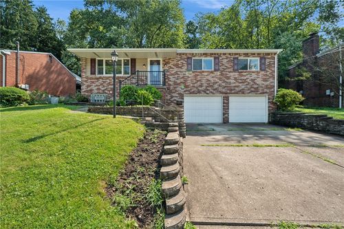 186 Mckenzie Dr, Penn Hills, PA, 15235-4620 | Card Image