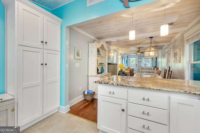 1129 College St, House other with 2 bedrooms, 2 bathrooms and 3 parking in Saint Simons Is GA | Image 12