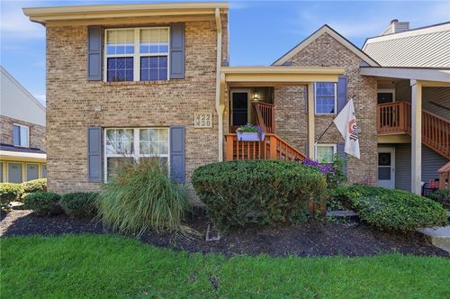 422 Waterfront Pl, Centerville, OH, 45458-3870 | Card Image