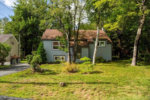 26 Village Cres, House with 4 bedrooms, 2 bathrooms and null parking in Bedford NS | Card Image