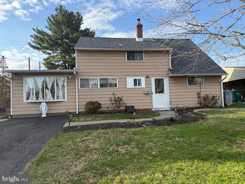 25 Goldengate Rd, LEVITTOWN, PA, 19057-3317 | Card Image